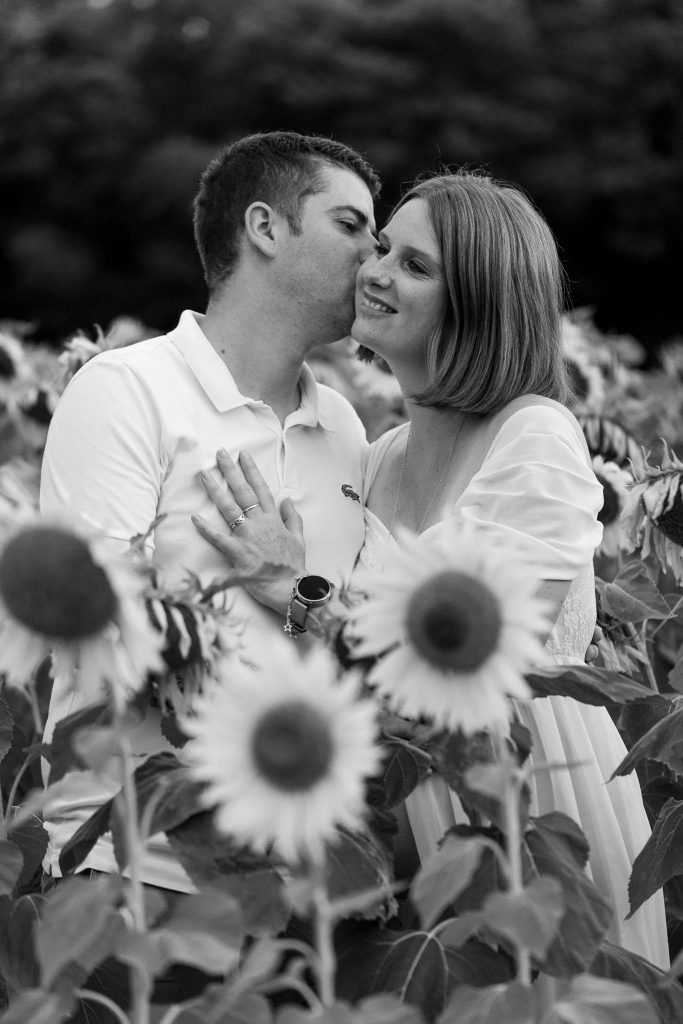 seance photo couple tournesols noir et blanc